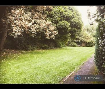 1 bedroom in a flat share to rent - Photo 2