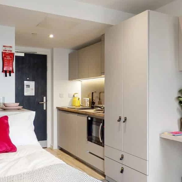 Bronze Studio - Photo 1