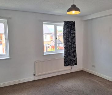 2 bedroom semi-detached house to rent - Photo 4