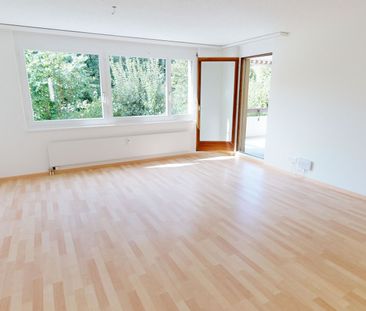 Grosszügige 4.5-Zimmer-Wohnung an ruhiger Lage - Foto 1