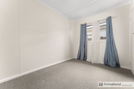 2/132 Seymour Street, 2795, Bathurst Nsw - Photo 4