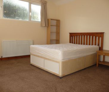 73A Marlborough Park South, Belfast, BT9 6HS - Photo 3