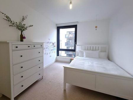 2 Bed Flat, Cadmium Square, E2 - Photo 4