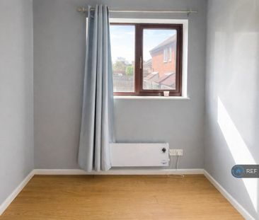 2 bedroom end of terrace house to rent - Photo 4