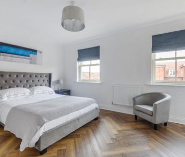 4 bedroom link detached house to rent - Photo 3