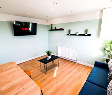 4 bedroom terraced house to rent - Photo 2