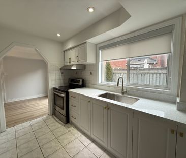 For Lease - 131 Santa Maria Trail, Vaughan, Ontario - Photo 4