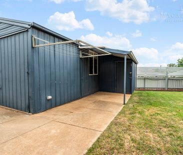 14 Condon Avenue, Mount Austin NSW 2650 - Photo 6