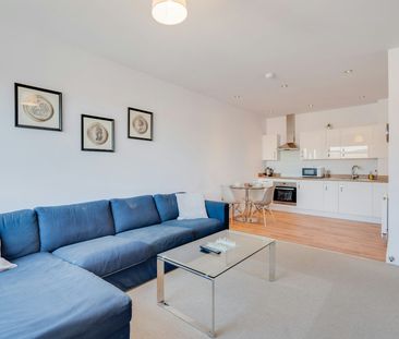 Flat to rent on - Photo 3