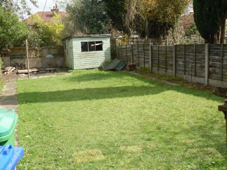 3 bedroom semi-detached house to rent - Photo 5