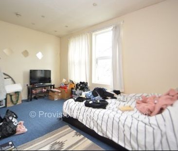 2 Bedroom Properties Meanwood - Photo 3