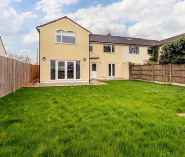 4 bedroom semi-detached house to rent - Photo 3