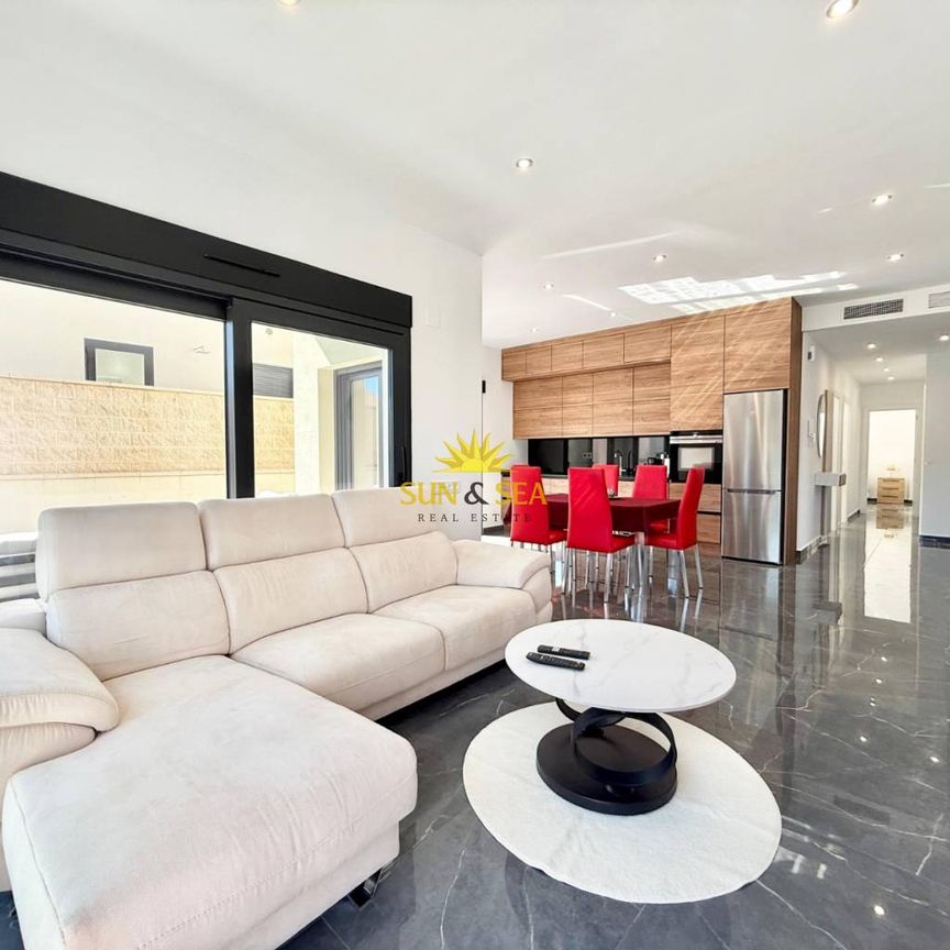 DETACHED VILLA WITH THREE BEDROOMS - BENIJÓFAR - Foto 1