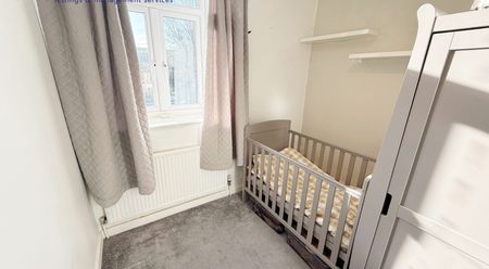 Newhey Road, Newhey, Rochdale OL16 4JY - Photo 5