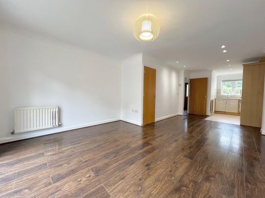 3 bedroom terraced house to rent - Photo 1