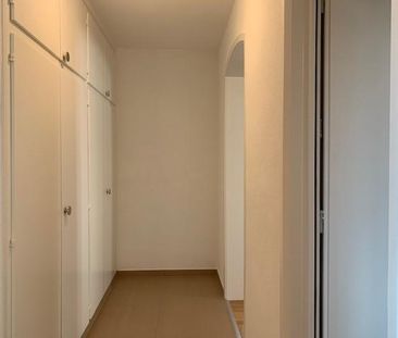 Appartement entièrement rénové de 3.5 pièces situé au 3ème étage av... - Foto 2
