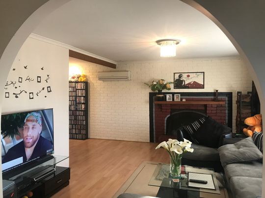 Carrum Downs - Photo 1