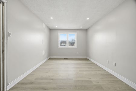 For Lease - 69 Lorraine Crescent, Brampton, Ontario - Photo 4