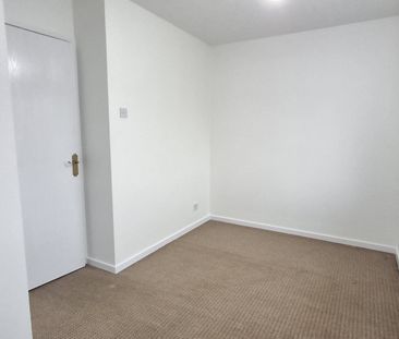 Eagle Drive, Sleaford - Photo 3