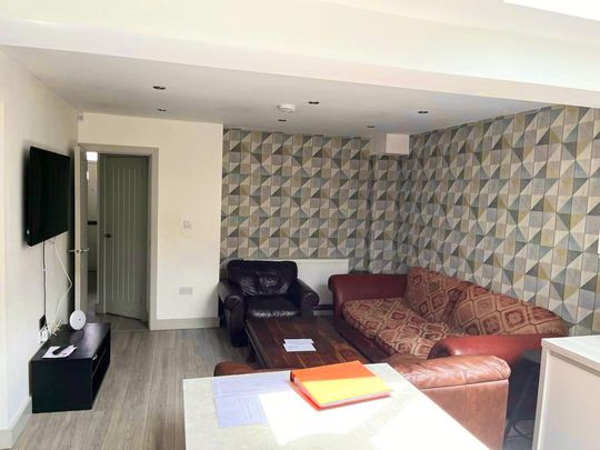 128 Bournbrook Road - Photo 1