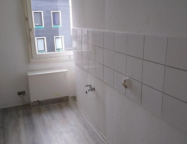 3-Zimmer Wohnung in Germanenstr. 102, Wuppertal-Oberbarmen! - Photo 1