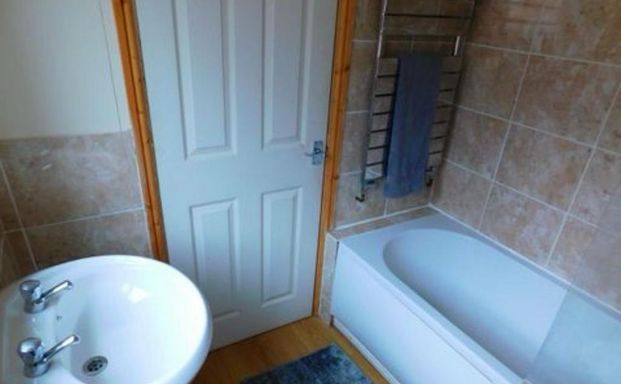 2 bedroom terraced house to rent - Photo 1