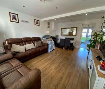 Hardie Road, Dagenham, RM10 - Photo 1