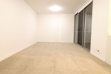 6 months lease ONLY - Photo 2