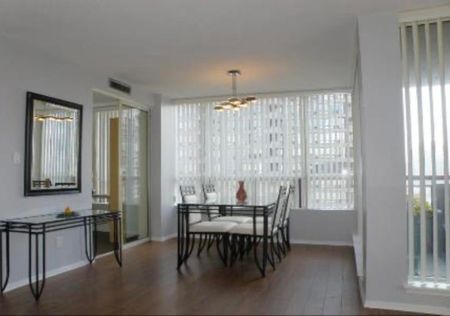 Spacious 2-Bed + Den Penthouse for Rent at Yonge & Finch – 1200 Sq. Ft. of Comfort - Photo 4