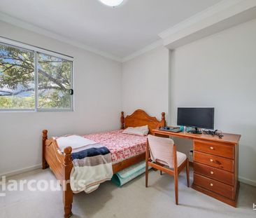 Two-Bedroom Apartment in the Heart of Campbelltown... - Photo 4