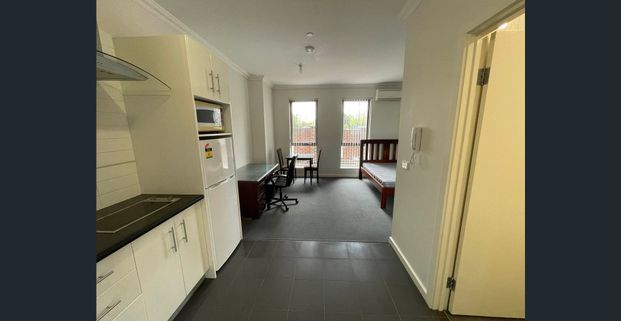 Fully furnished 1 bedroom apartment! - Photo 1