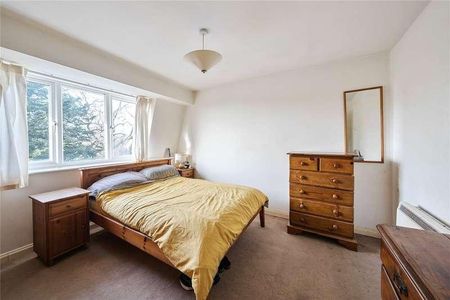 Newminster Court, The Ridgeway, Enfield, EN2 - Photo 2