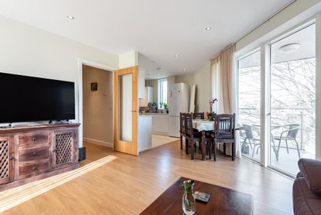 2 bedroom flat to rent - Photo 2