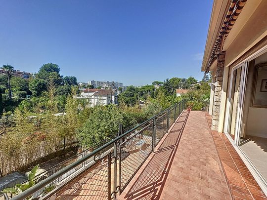 Location appartement 3 pièces, 62.06m², Cannes - Photo 1