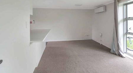 NEW LYNN - 2 Bedroom - Photo 2