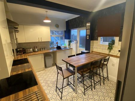 2 bedroom house share to rent - Photo 5