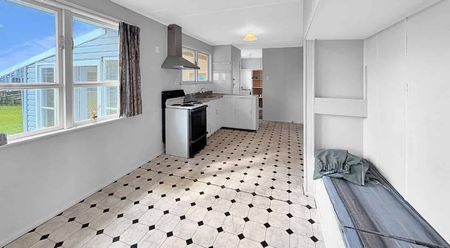 CARTERTON - 4 BEDROOMS, $520 PER WEEK! - Photo 2