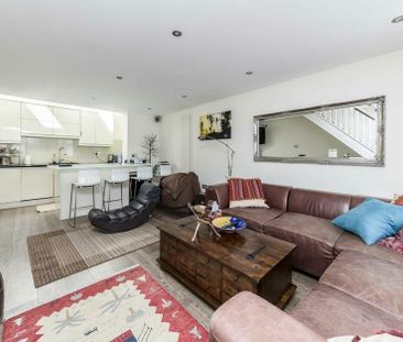 Malvern Mews - Photo 1