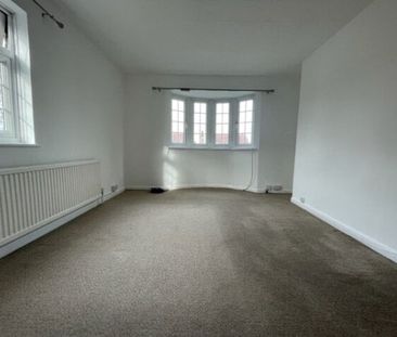 Lyndhurst Court, South Woodford, E18, Property for rent - Photo 2