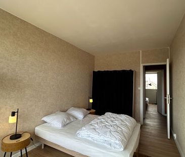 Appartement 5 pièces 88m2 REIMS 1 400 euros - Photo 3