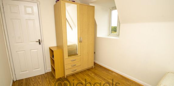 35 Hardie's Point, Colchester, CO2 8JT - Photo 2