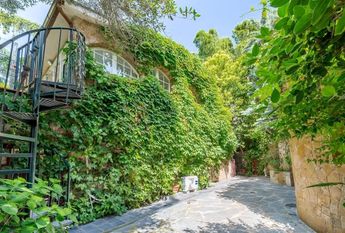 Majadahonda, Community of Madrid 28221