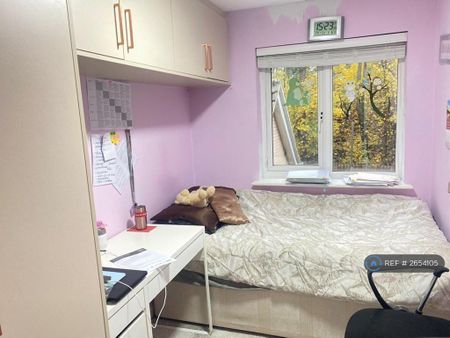 3 bedroom end of terrace house to rent - Photo 5