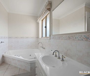 Space, Comfort & Convenience in the Heart of Bruce - Photo 2