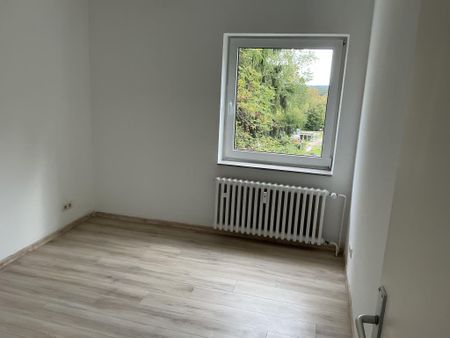 Tolle 3 Zimmer-Wohnung mit Balkon in Lüdenscheid Buckesfeld wartet auf neuen Mieter! - Photo 2