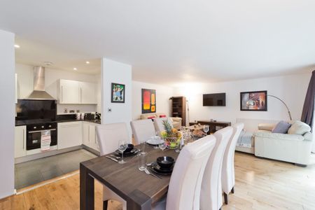 Apt. 60 Forbes Quay, Lazer Lane, Grand Canal Dk, Dublin 2 - Photo 4