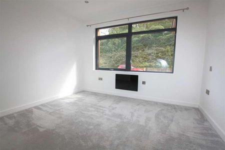 Hopewood Park, Deepdene Avenue, RH5 - Photo 2