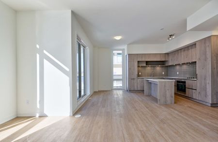 For Lease - 14 David Eyer Road Unit# 1017, Richmond Hill, Ontario - Photo 2