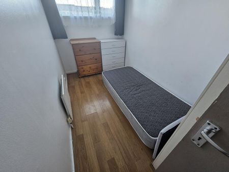 3 bedroom terraced house to rent - Photo 4