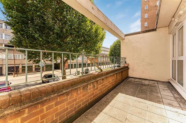3 bedroom flat to rent - Photo 1